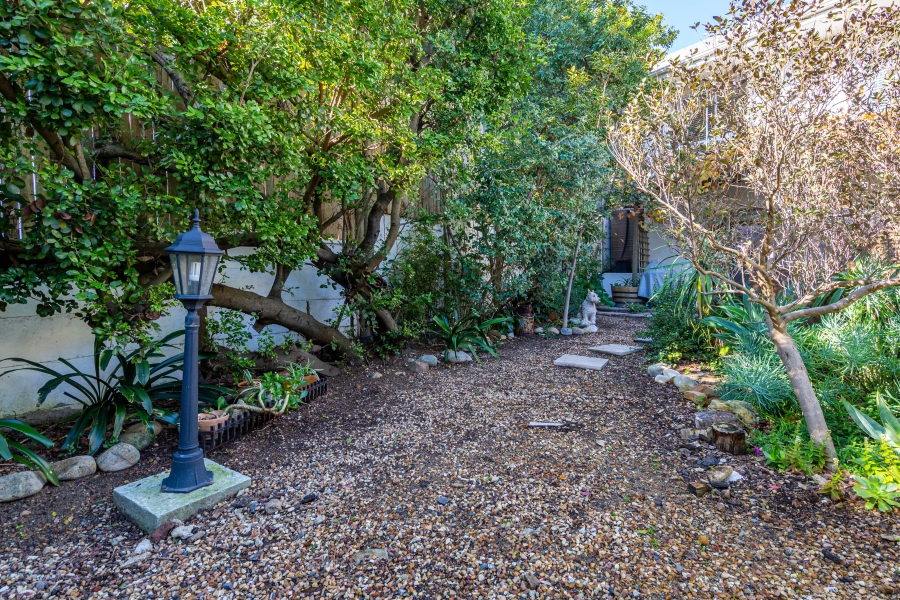 To Let 2 Bedroom Property for Rent in Camps Bay Western Cape